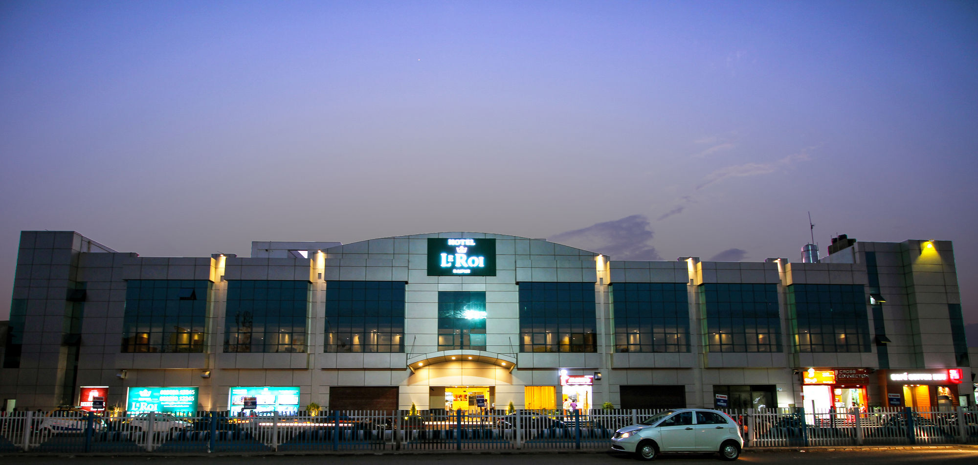 Hotel Le Roi Raipur At Raipur Railway Station Экстерьер фото