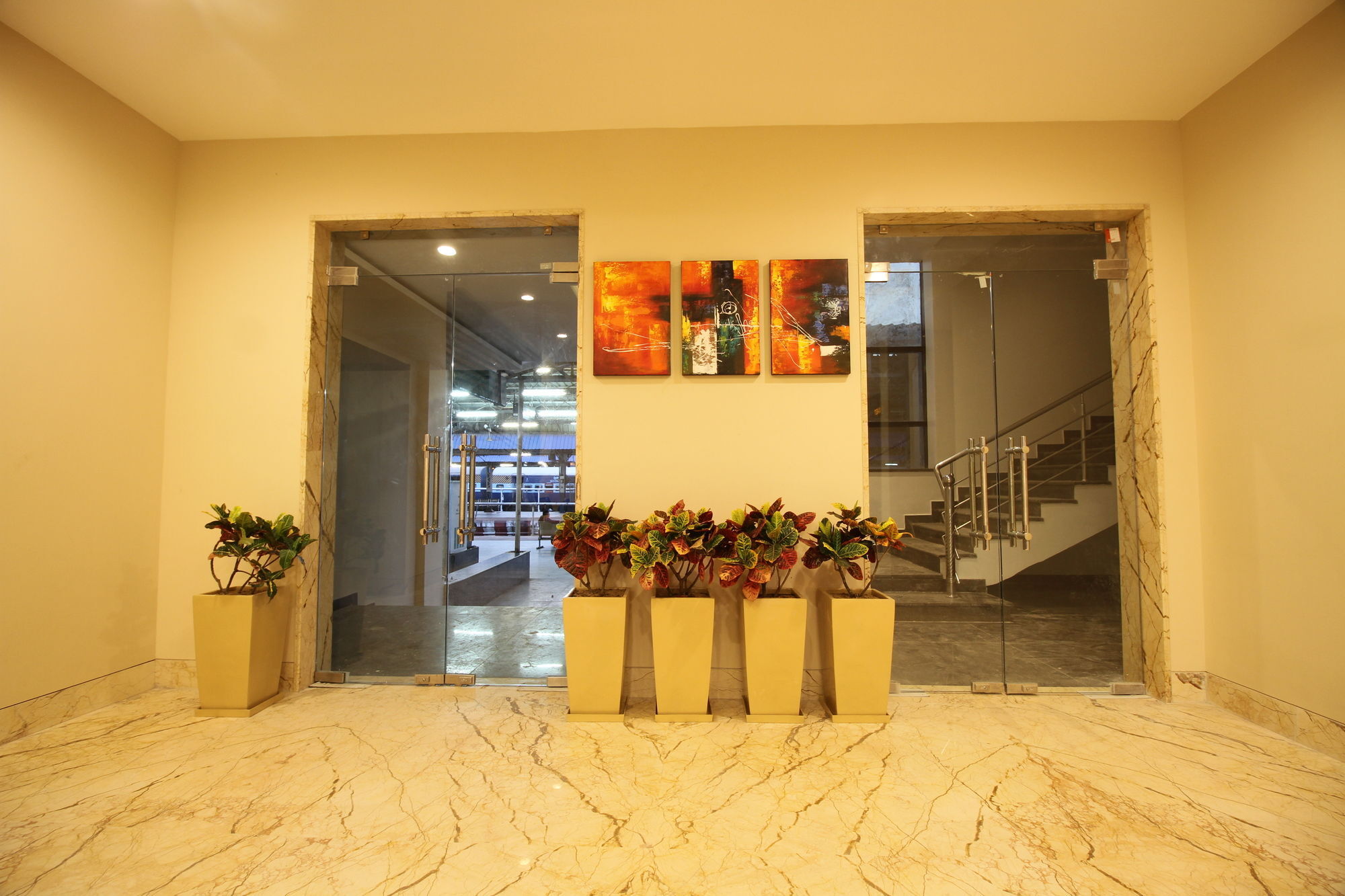Hotel Le Roi Raipur At Raipur Railway Station Экстерьер фото