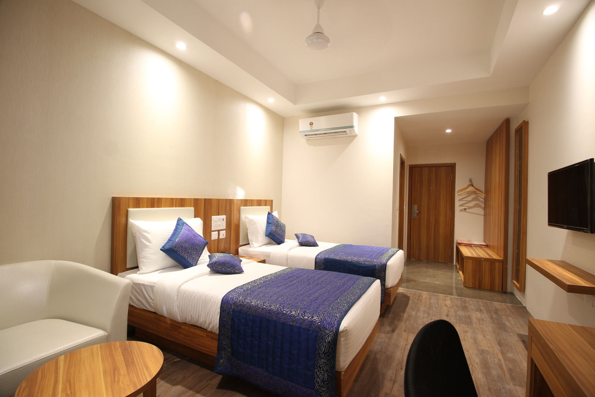 Hotel Le Roi Raipur At Raipur Railway Station Экстерьер фото